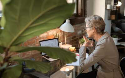 What does an HR specialist pay attention to?